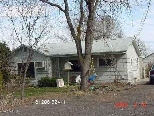 2713 90 Ave, Yakima WA  98903-9688 exterior