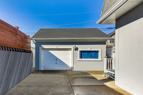 5950 Ozanam Ave, Chicago IL 60631-2235 exterior