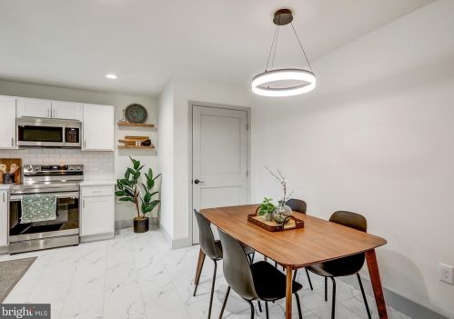 1303 Willow Street Pike, Lancaster PA  17602-4633 exterior