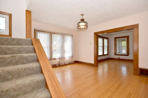 615 Saylor Ave, Elmhurst IL 60126-4305 exterior