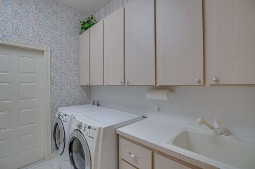 320 Bentley Cir, Fort Pierce FL 34986-2475 exterior