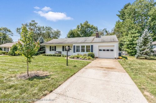 182 Beechwood Dr, Red Bank, NJ 07702