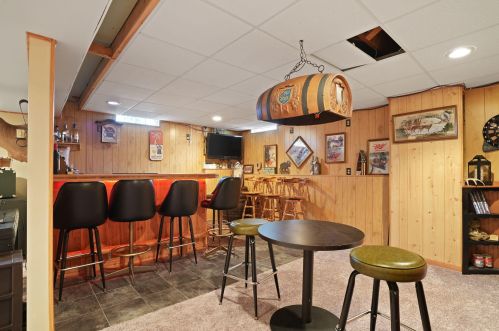 7925 Holt Ave, Milwaukee WI 53219-3845 exterior