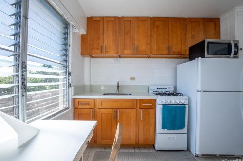 810 Grn St, Honolulu HI 96813-2131 exterior