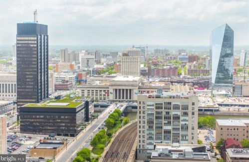 1222 Arch St, Philadelphia PA 19107-2816 exterior