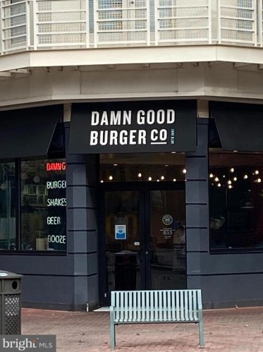 2406 Dearing St, Alexandria VA 22302-1806 exterior