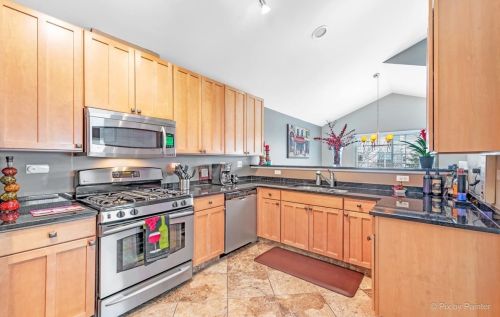 801 Pheasant Trl, Saint Charles, IL 60174-8802