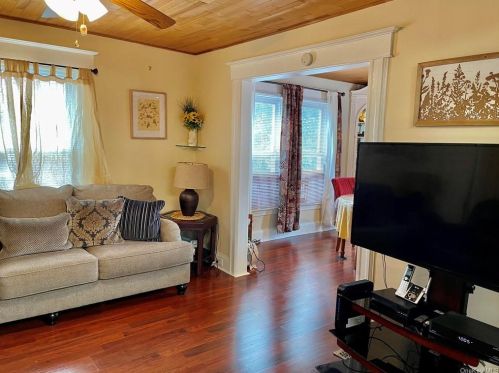 23 Harrison St, Middletown, NY 10940-3805