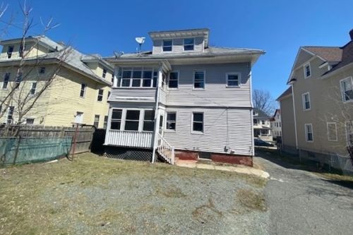 30 Lester St, Springfield, MA 01108-2140