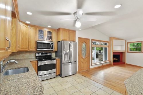 415 Mower St, Worcester MA 01602-1011 exterior