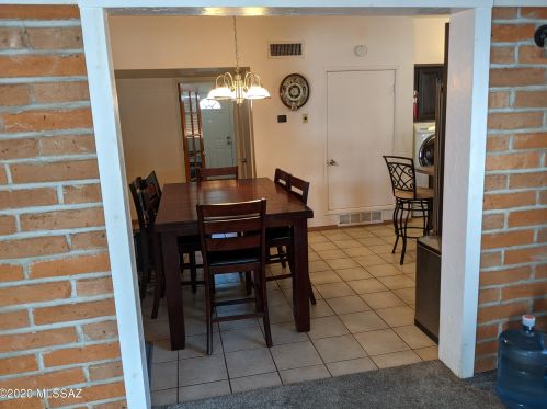 1164 Edgewater Dr, Tucson AZ 85704-2415 exterior