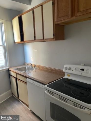 5252 Cedar Ave, Philadelphia PA  19143-1525 exterior