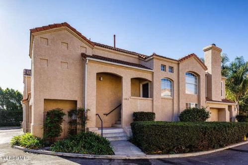 1242 Oyster Pl, Oxnard CA  93030-6744 exterior