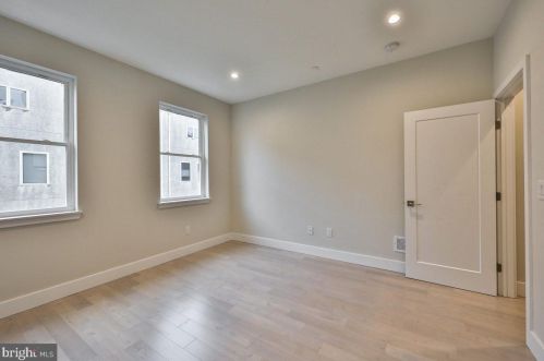 2404 Federal St, Philadelphia PA 19146-2432 exterior