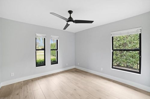 1160 Michigan Ave, Naples FL 34103-3873 exterior