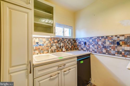 2826 6 St, Washington DC 20003-1135 exterior