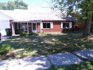 651 Walnut Dr, Cleveland OH  44132-2144 exterior