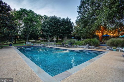 13606 Mt Prospect Dr, Rockville MD 20850-3510 exterior