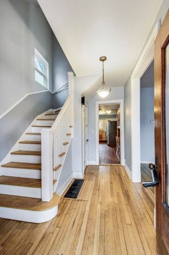 1832 Estes Ave, Chicago IL 60645-2904 exterior