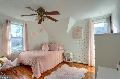 302 2nd St, Hummelstown PA  17036-1709 exterior