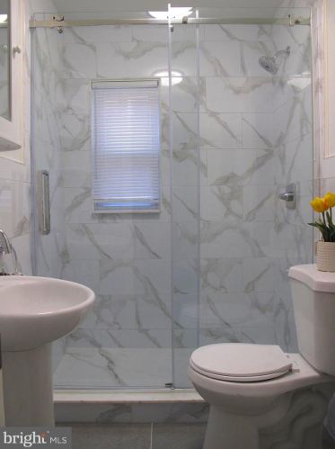 2414 13 St, Philadelphia PA 19133-1128 exterior