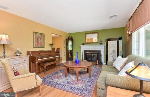 156 Fisher Pl, Princeton, NJ 08540-6454