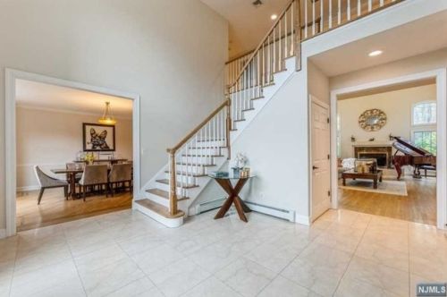 9 Blackledge Ct, Closter NJ  07624-3231 exterior