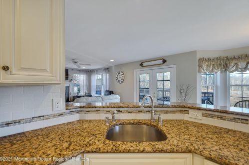 17 Cottonwood Dr, Jackson Twp NJ 08527-4940 exterior