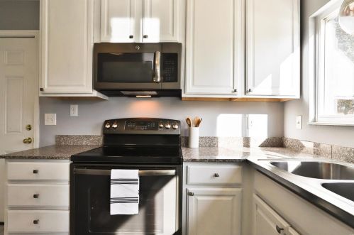 1108 Fernview Dr, Saint Louis MO 63141-6141 exterior