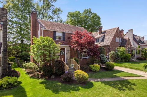 95 Markham Dr, Pittsburgh, PA 15228-1006