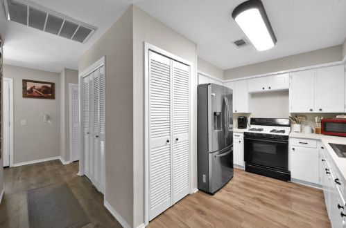 9803 Pne Pt Dr, Montgomery TX 77316-9148 exterior