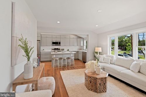 12914 Evanston St, Rockville MD 20853-3002 exterior