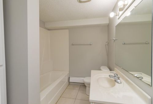 156 Spruce St, South Saint Paul MN 55075-3443 exterior