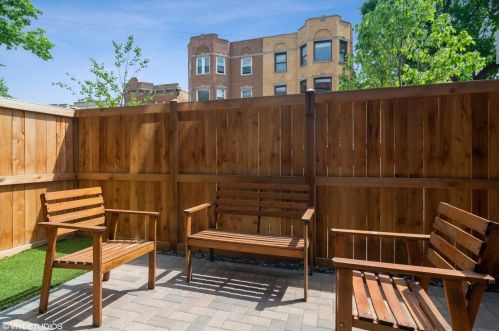 2654 Medill Ave, Chicago IL  60647-3076 exterior