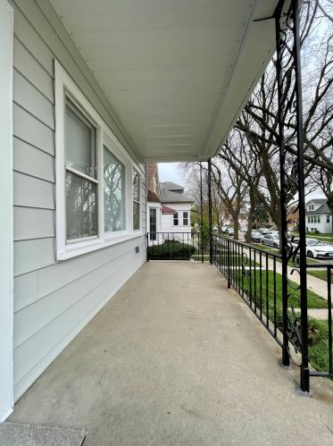 4951 Mcvicker Ave, Chicago IL  60630-1922 exterior