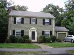 329 Central St, Newton, MA 02466-2228