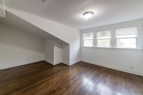 7225 Bennett Ave, Chicago IL  60649-2905 exterior