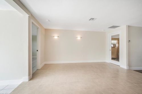 5470 25 Pl, Naples FL 34116-7502 exterior