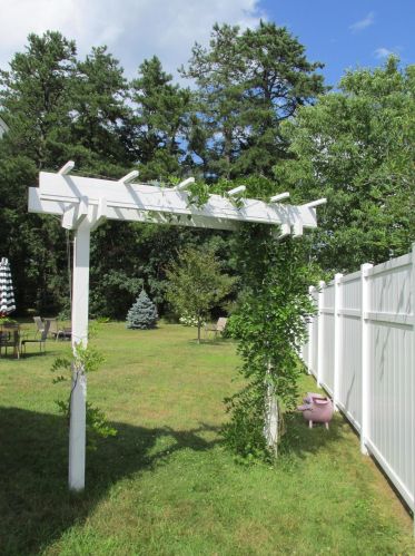 17 Allard St, Concord, NH 03301-5714