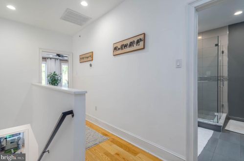 1018 Leithgow St, Philadelphia PA  19123-1421 exterior