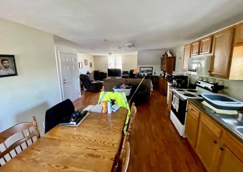 60 Lk St, Webster MA 01570-2605 exterior