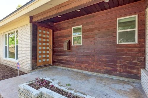 6105 Belfast Dr, Austin TX 78723-1117 exterior