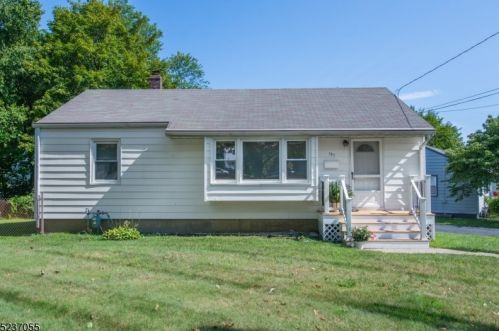 127 Brook Dr, Dover, NJ 07801-4704