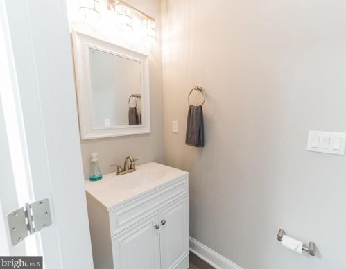 1239 17 St, Philadelphia PA 19121-5029 exterior