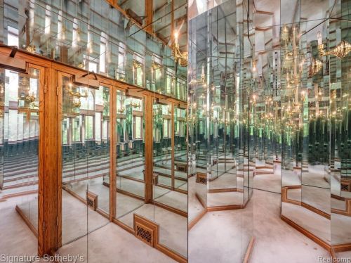 2009 Victoria Hl, Rochester MI exterior