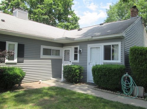 166 Applewood Dr, Chicopee, MA 01022-1159