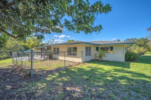 202 Bay St, Fort Pierce FL 34952-1318 exterior