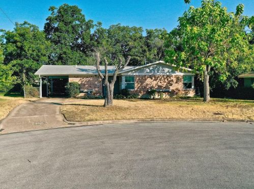 7503 Carriage Dr, Austin, TX 78752-1401