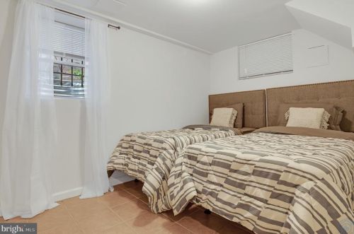 1707 Minnesota Ave, Washington DC  20020-4723 exterior