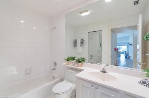 4589 Pasadena Ct, Naples FL 34109-3330 exterior